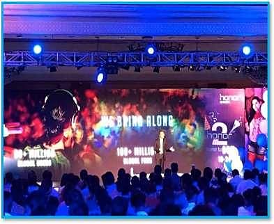 Celebrity guests on stage at the Honor 8 launch