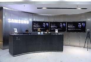 Samsung launch host addressing the audience at the Gurgaon corporate office